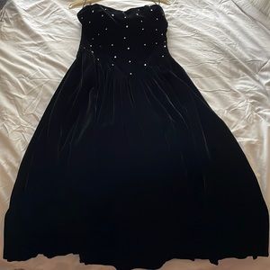 Vintage black velvet dress 1980